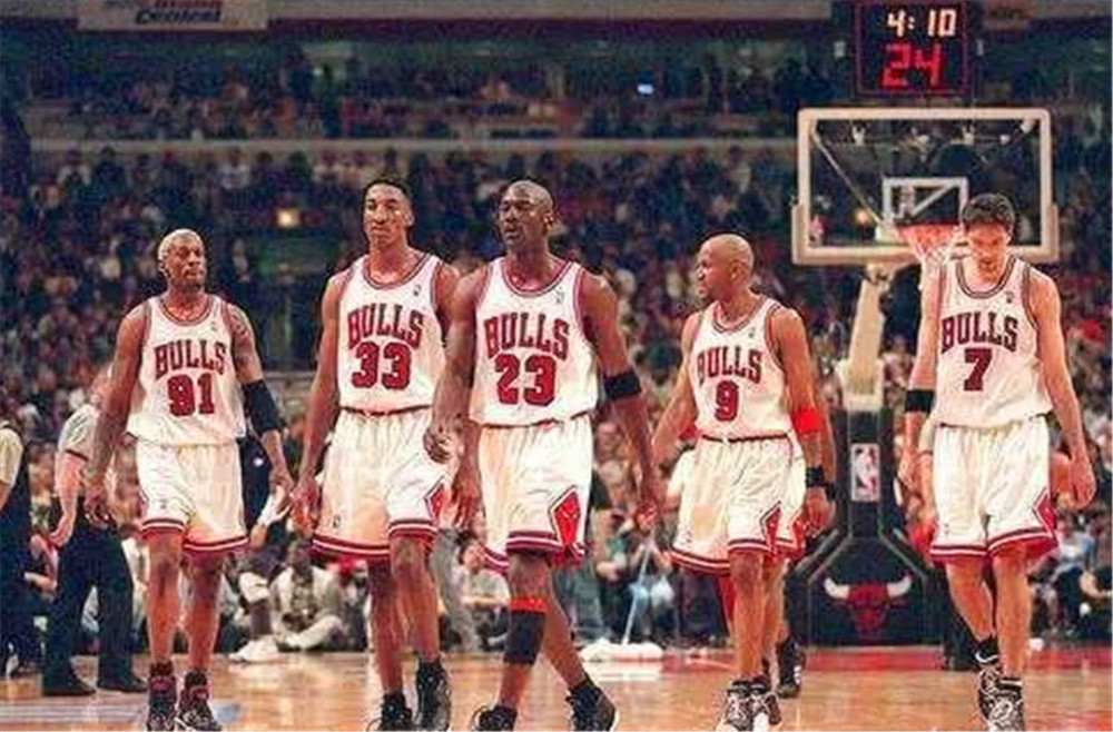  德罗赞中投无解稳定输出，公牛客场力克猛龙获两连胜